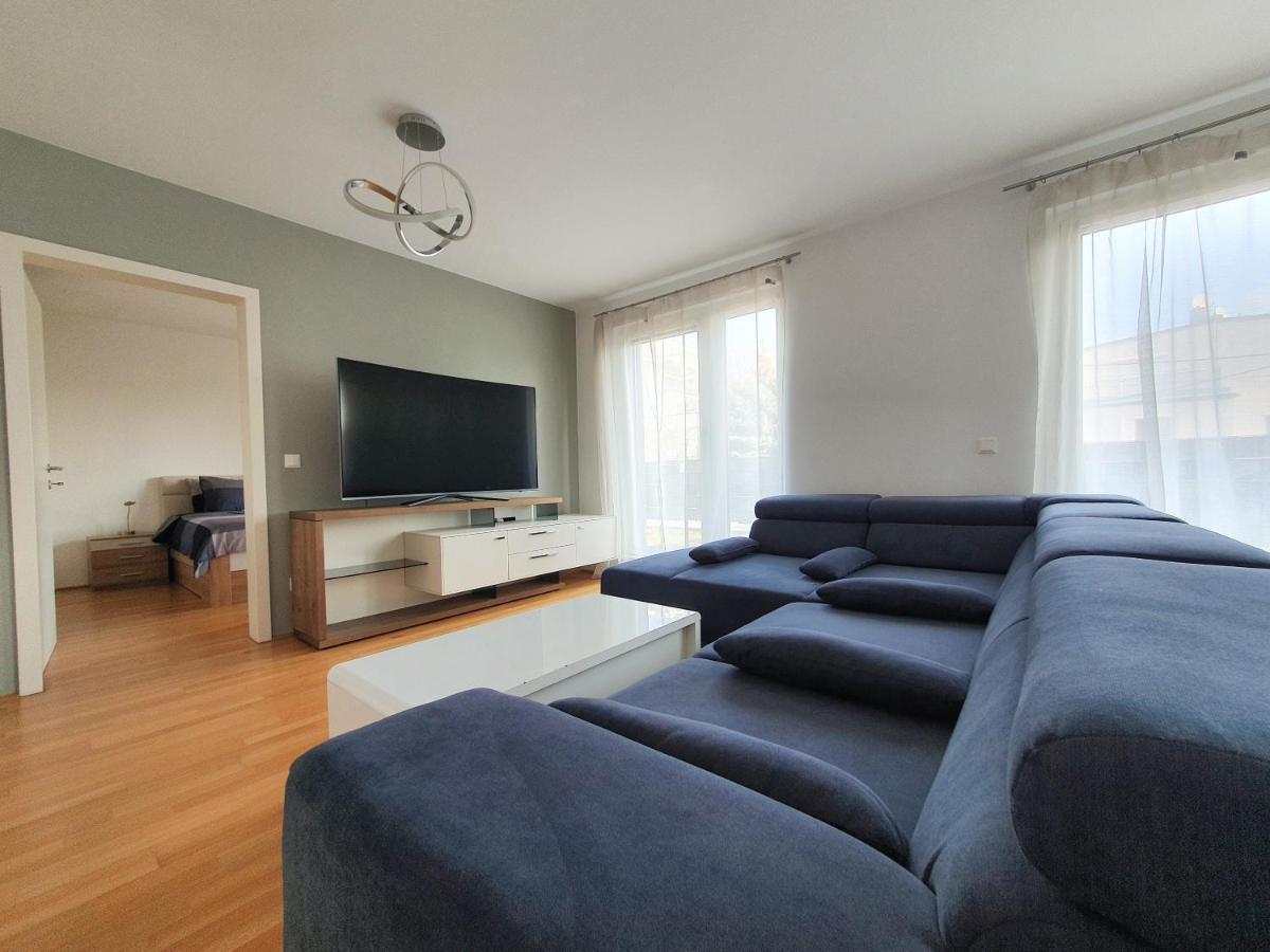Near Lake Spacious & Furnished Beautiful Apartment Вена Экстерьер фото
