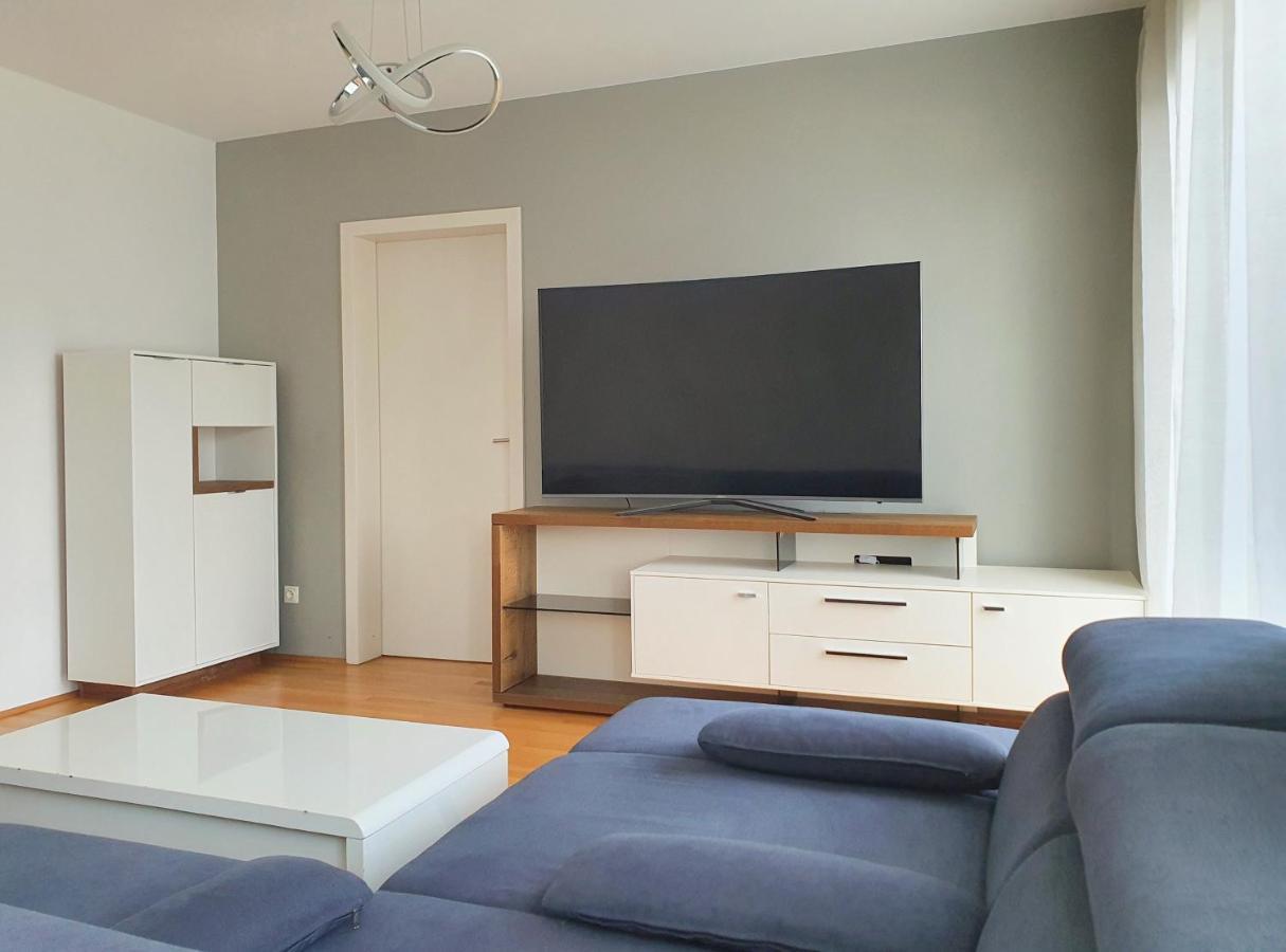 Near Lake Spacious & Furnished Beautiful Apartment Вена Экстерьер фото