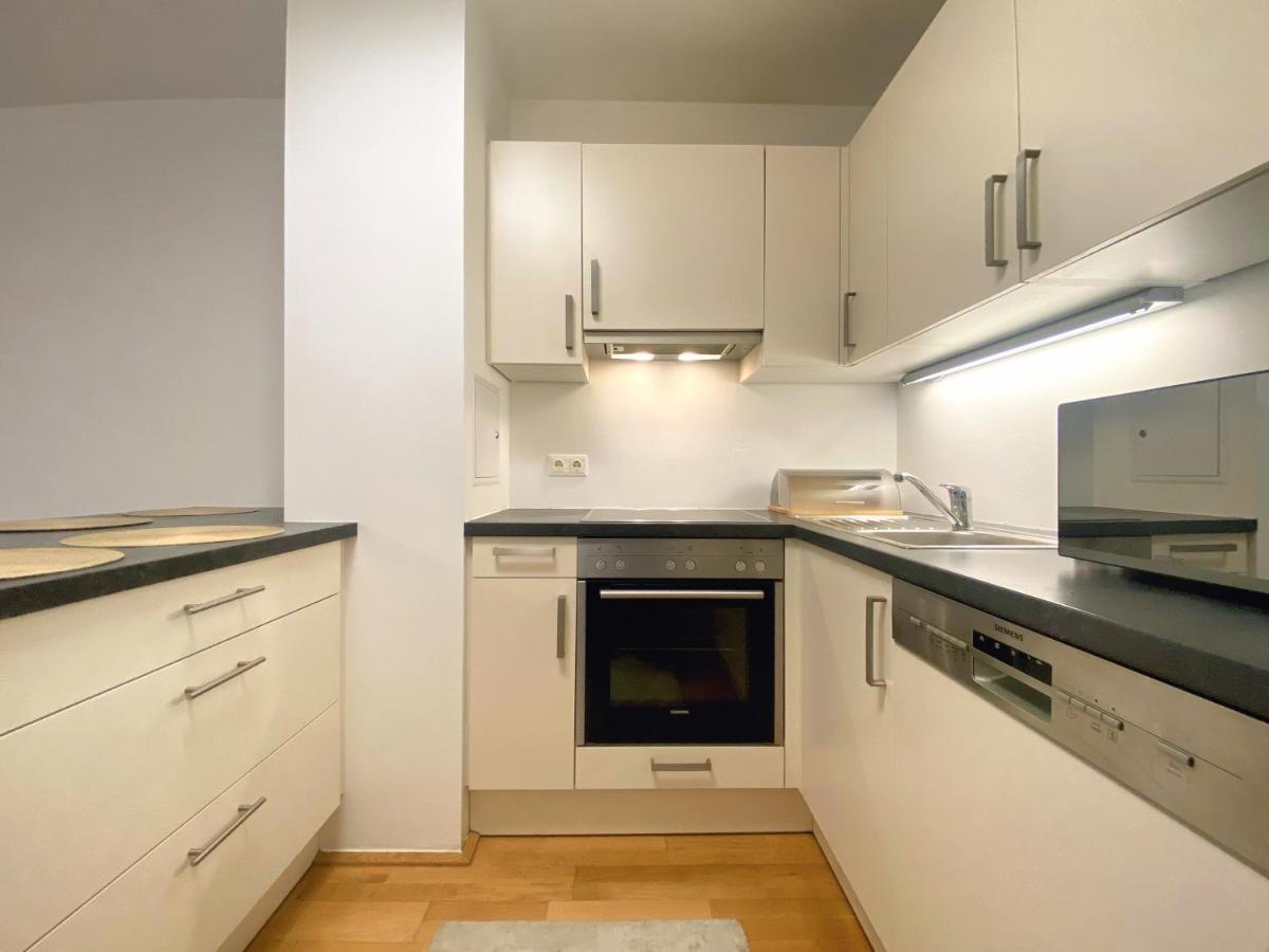Near Lake Spacious & Furnished Beautiful Apartment Вена Экстерьер фото